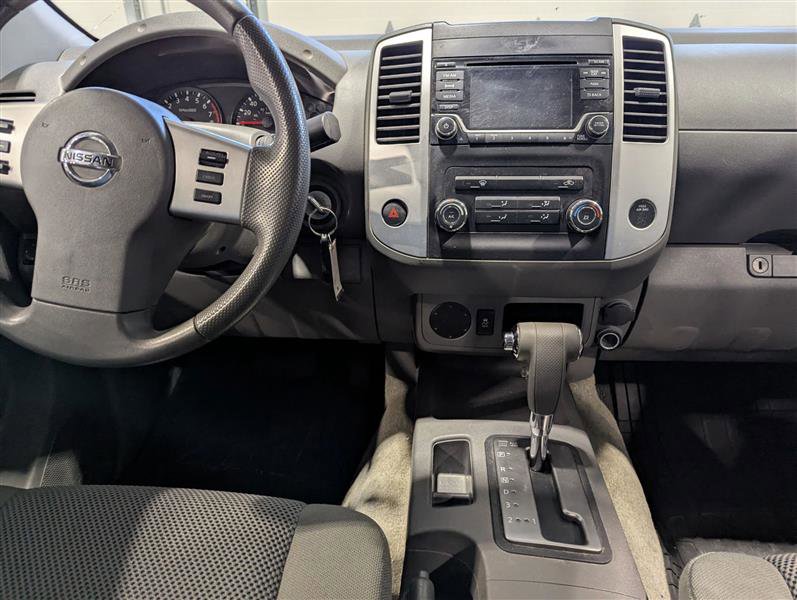 Used 2016 Nissan Frontier SV image 13