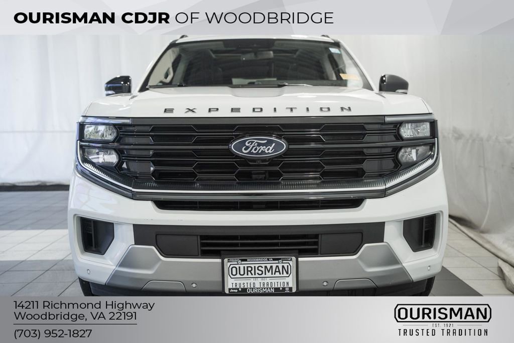 Used 2025 Ford Expedition Max Platinum AWD/4WD image 2