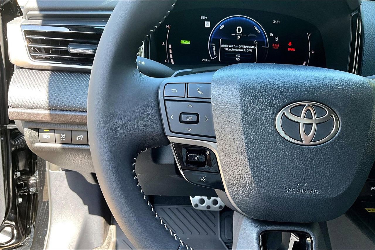 Used 2026 Toyota Camry SE AWD/4WD image 10