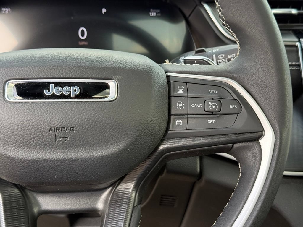 Used 2025 Jeep Grand Cherokee L Altitude AWD/4WD image 16