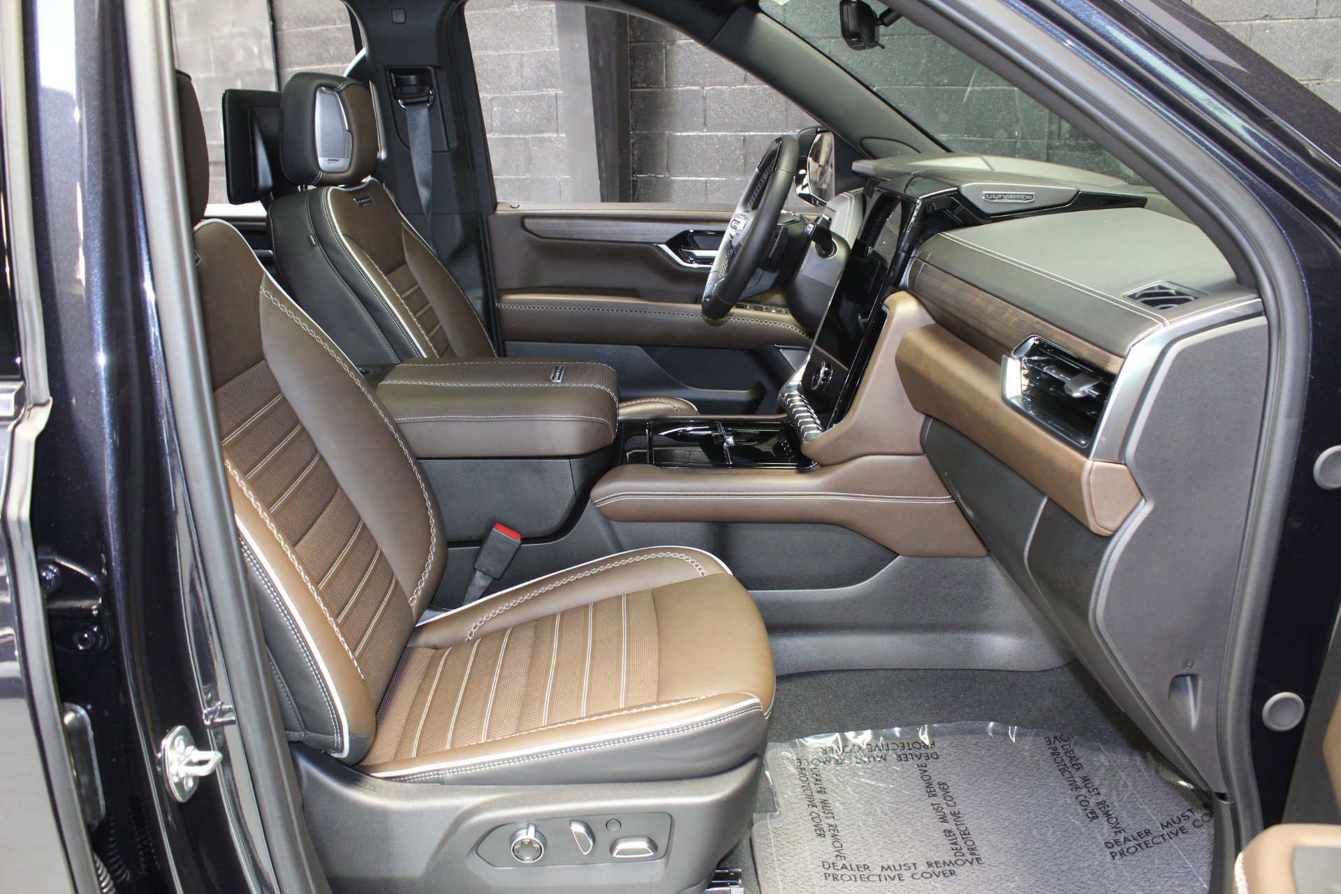 Used 2025 GMC Yukon Denali Ultimate w/ LPO, Floor Liner Package AWD/4WD image 57