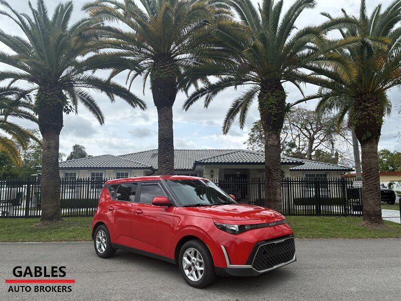 Used 2023 Kia Soul LX w/ Option Group 015