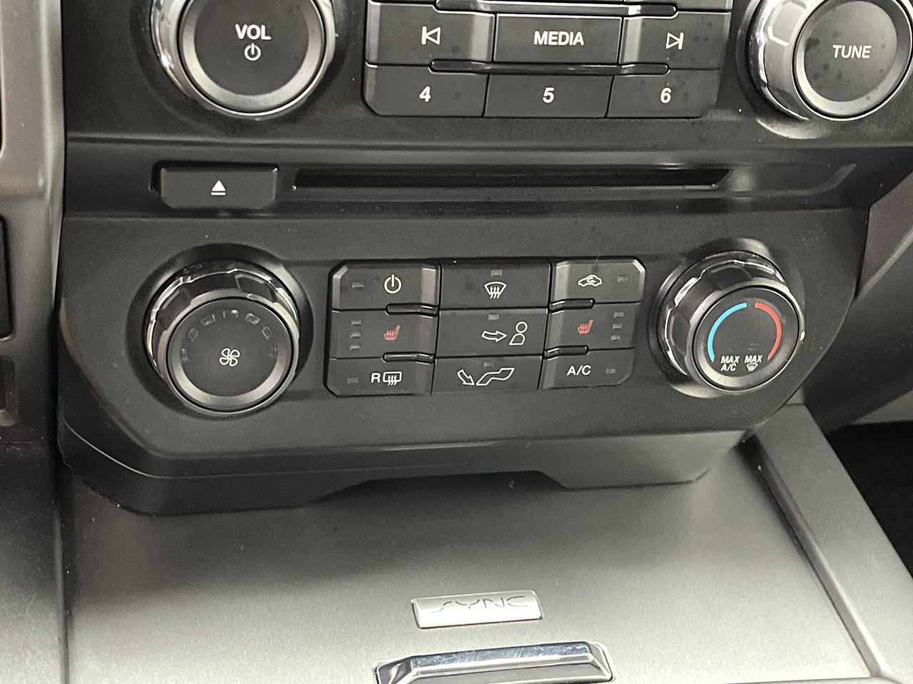 Used 2018 Ford F150 XLT w/ Equipment Group 302A Luxury AWD/4WD image 22