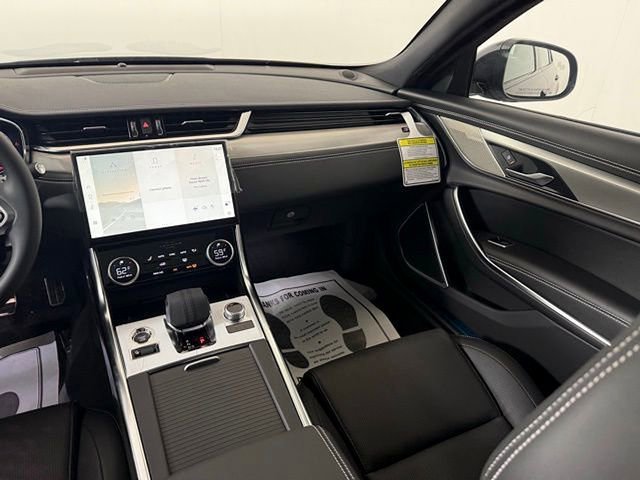 New 2024 Jaguar XF R-Dynamic SE image 22