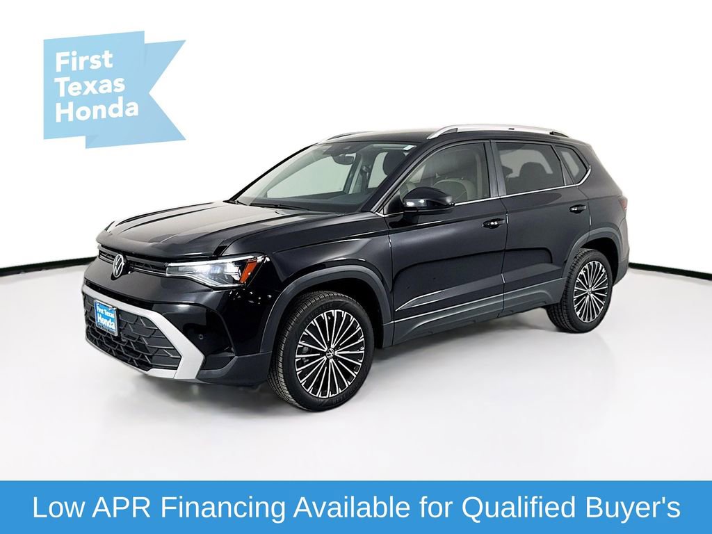 Used 2025 Volkswagen Taos SE image 3