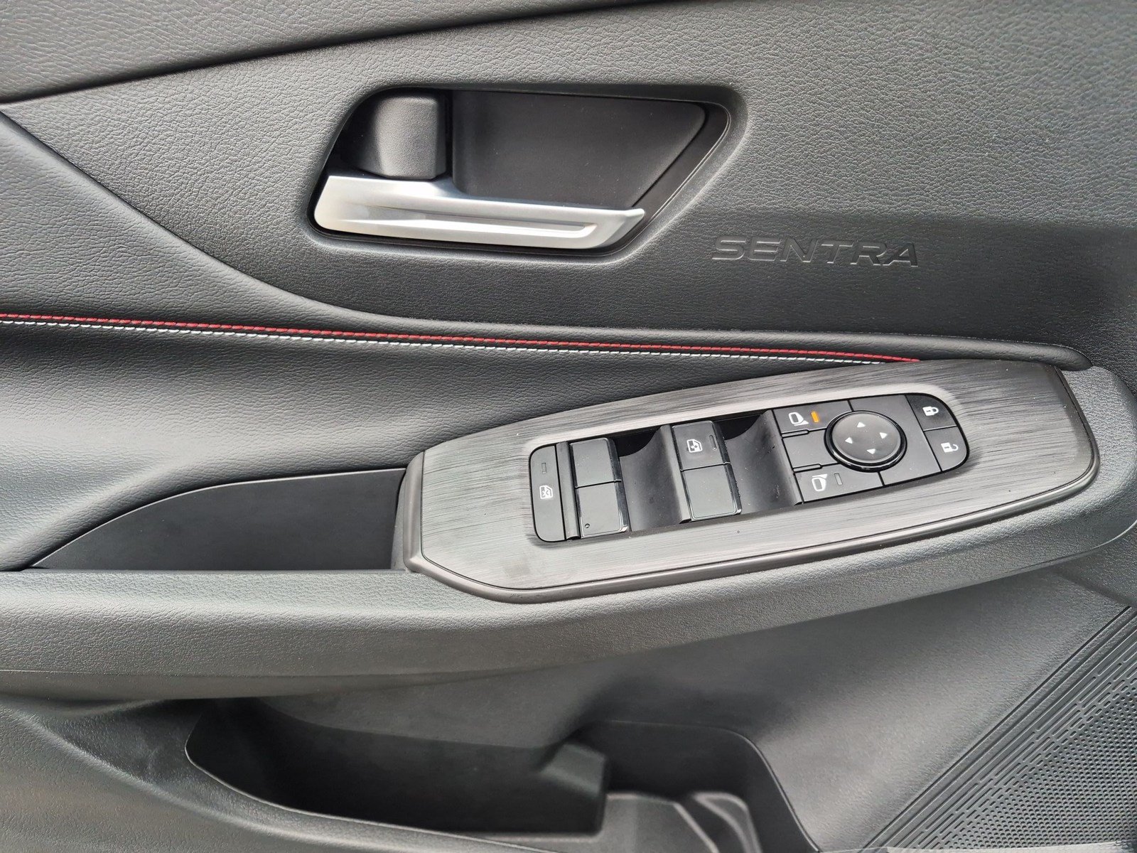 New 2027 Nissan Sentra SR w/ Floor Mat Package FWD image 13