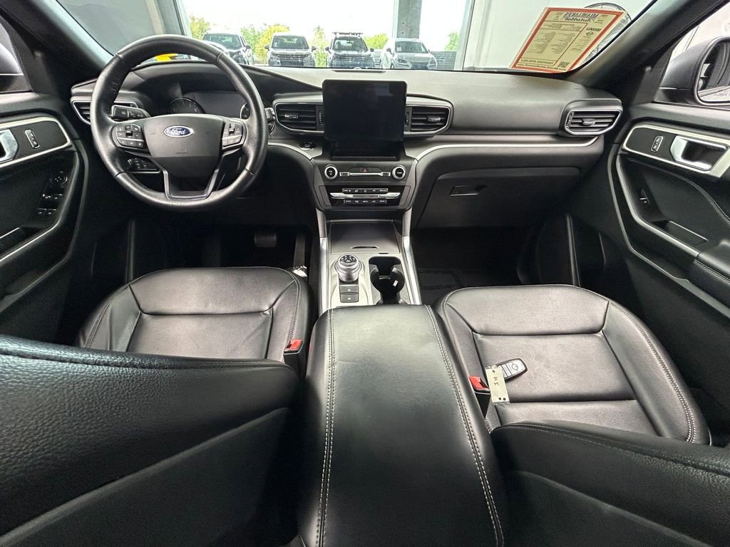 Used 2020 Ford Explorer XLT w/ Equipment Group 202A image 38