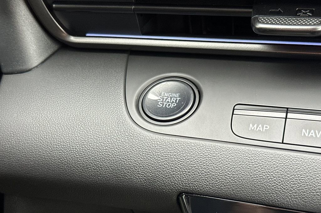 New 2026 Hyundai Elantra Hybrid FWD image 19