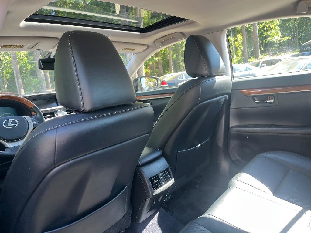 Used 2013 Lexus ES 300h w/ Luxury Pkg FWD image 18