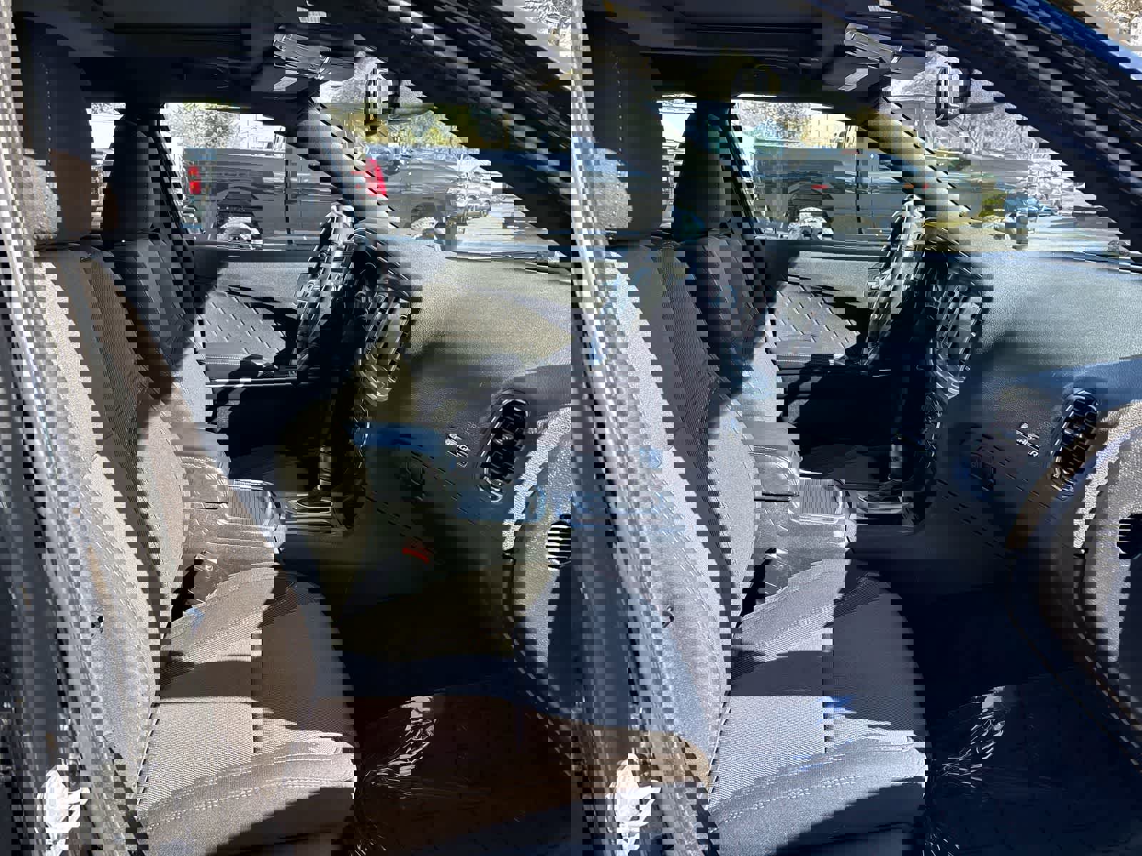 Used 2022 Dodge Charger SXT w/ Navigation & Travel Group image 5