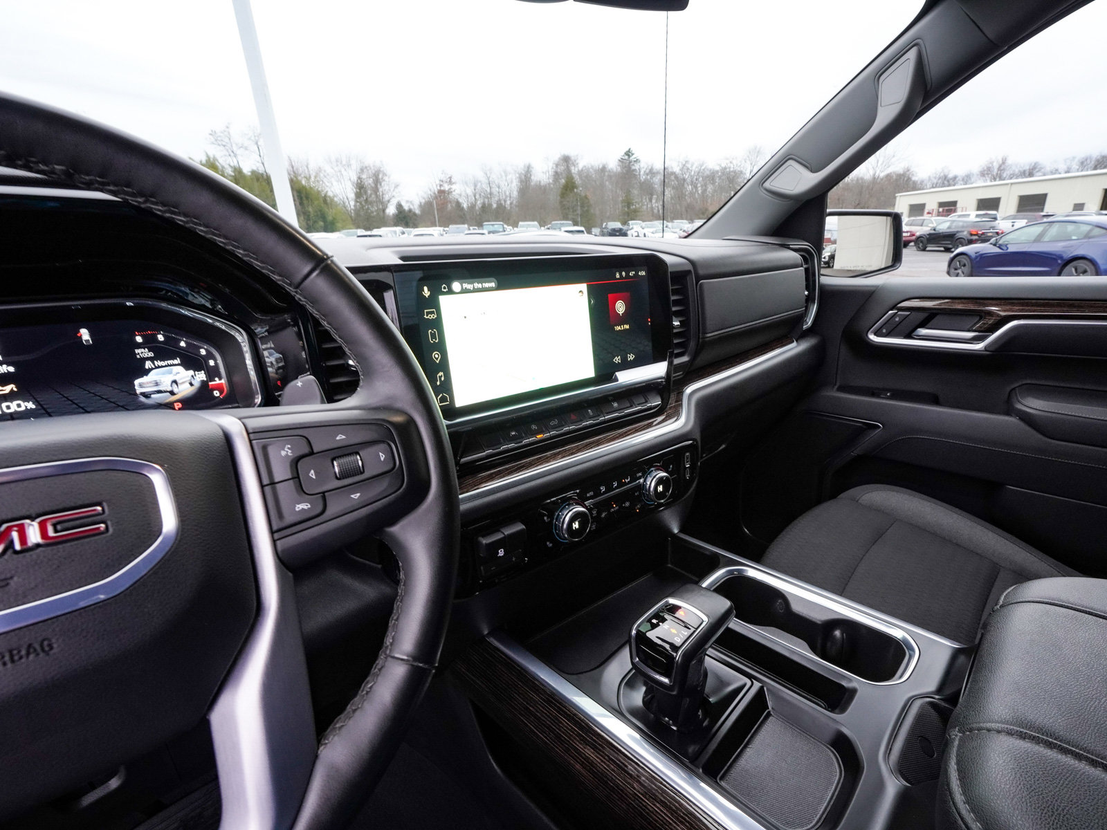 Used 2025 GMC Sierra 1500 Elevation image 18