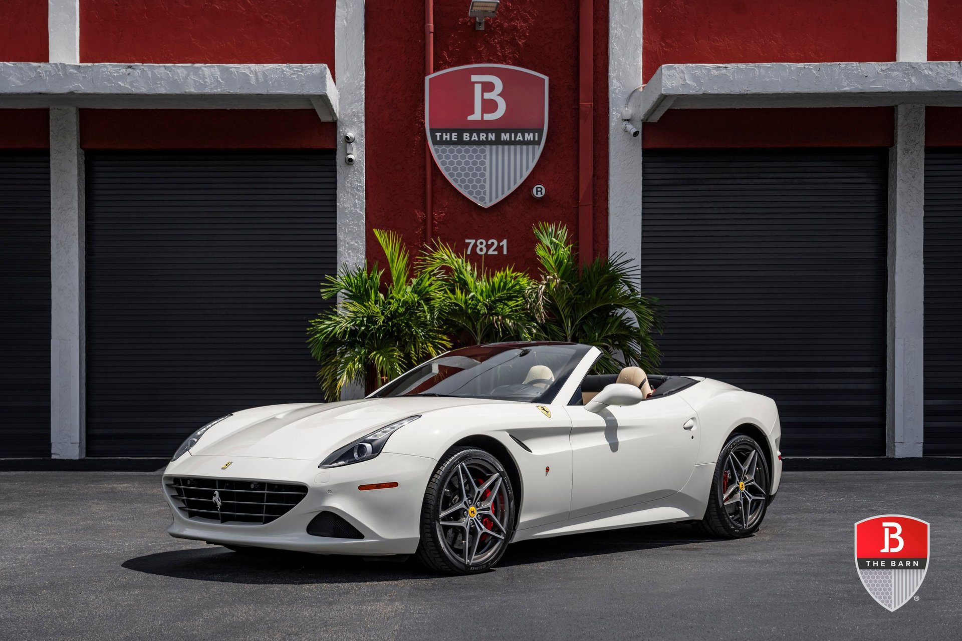 Used 2017 Ferrari California T RWD image 5