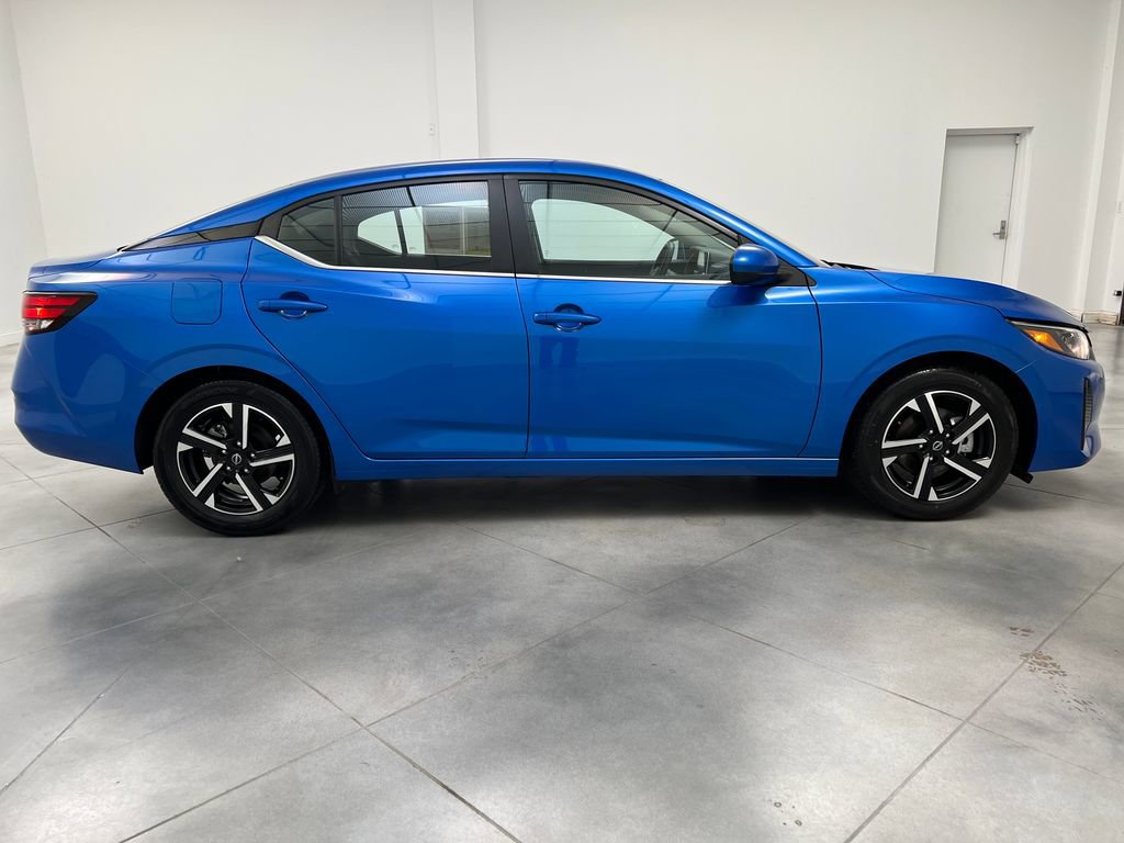 Used 2025 Nissan Sentra SV FWD image 8