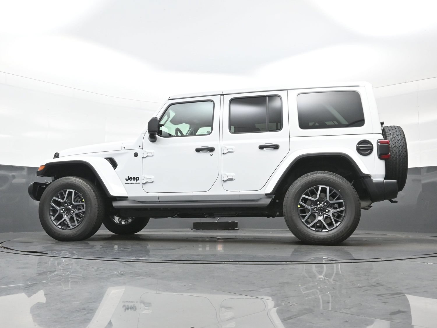 New 2026 Jeep Wrangler Unlimited Sahara AWD/4WD image 15