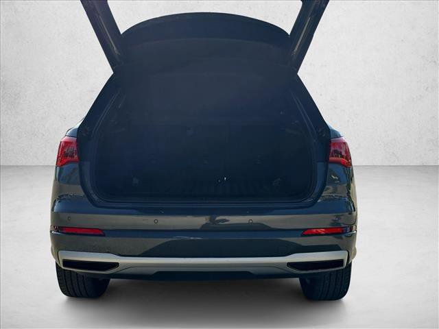 Used 2020 Audi Q3 2.0T Premium Plus w/ Premium Plus Package image 6