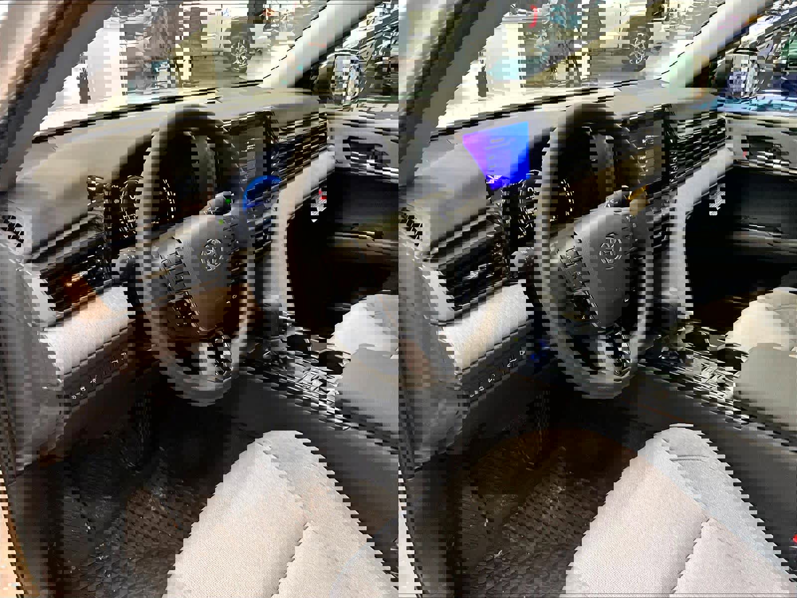 New 2025 Toyota Camry LE image 9