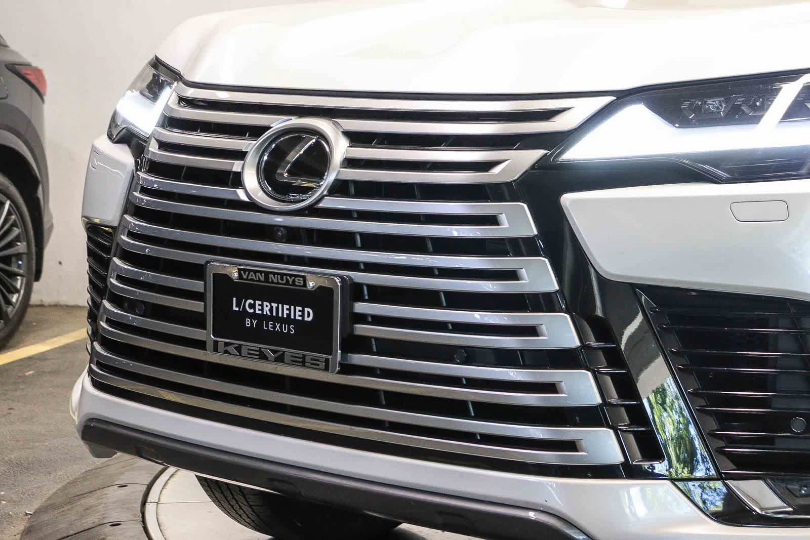 Certified 2025 Lexus LX 700h Luxury AWD/4WD image 8
