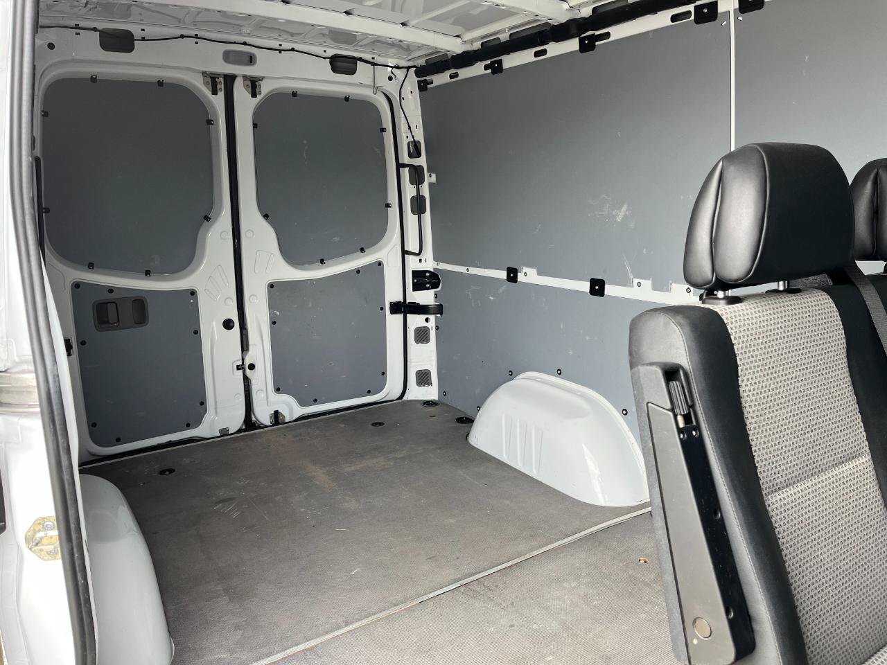 Used 2015 Mercedes-Benz Sprinter 2500 image 18