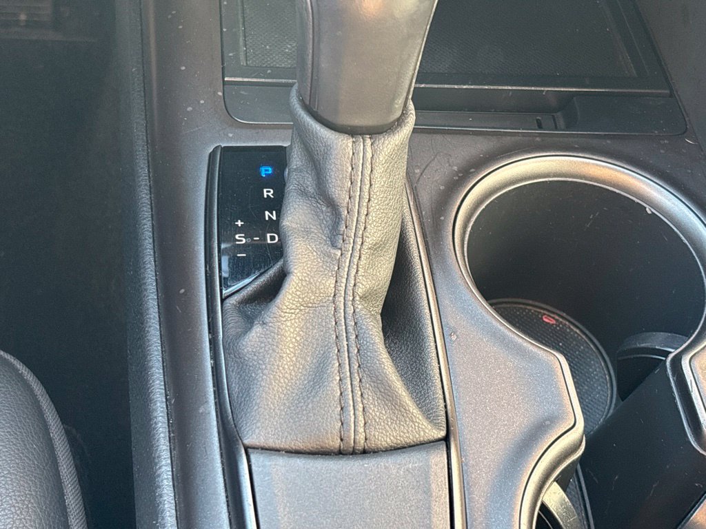 Used 2021 Toyota Camry SE FWD image 15