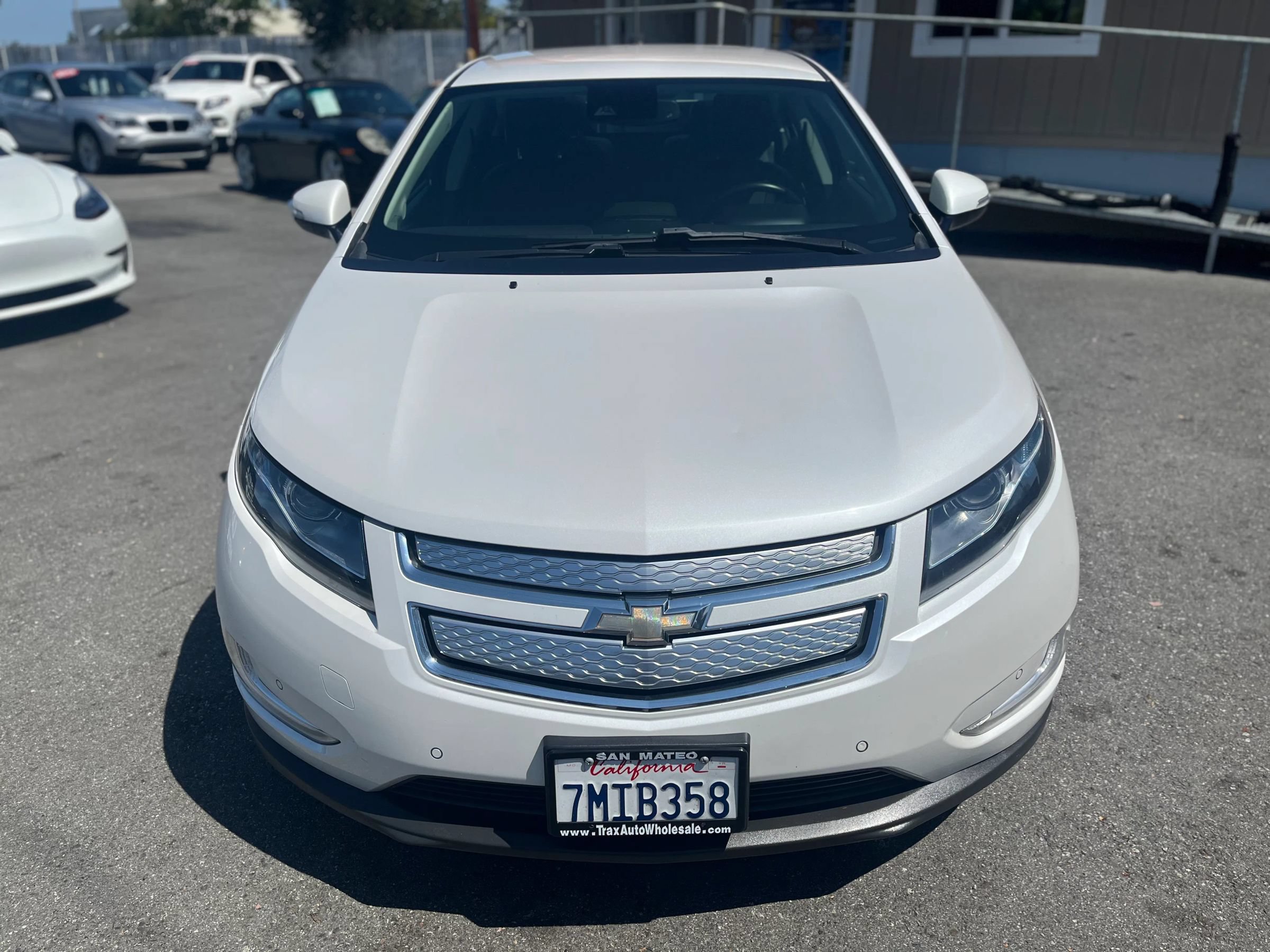 Used 2015 Chevrolet Volt Premium w/ Premium Trim Package FWD image 2