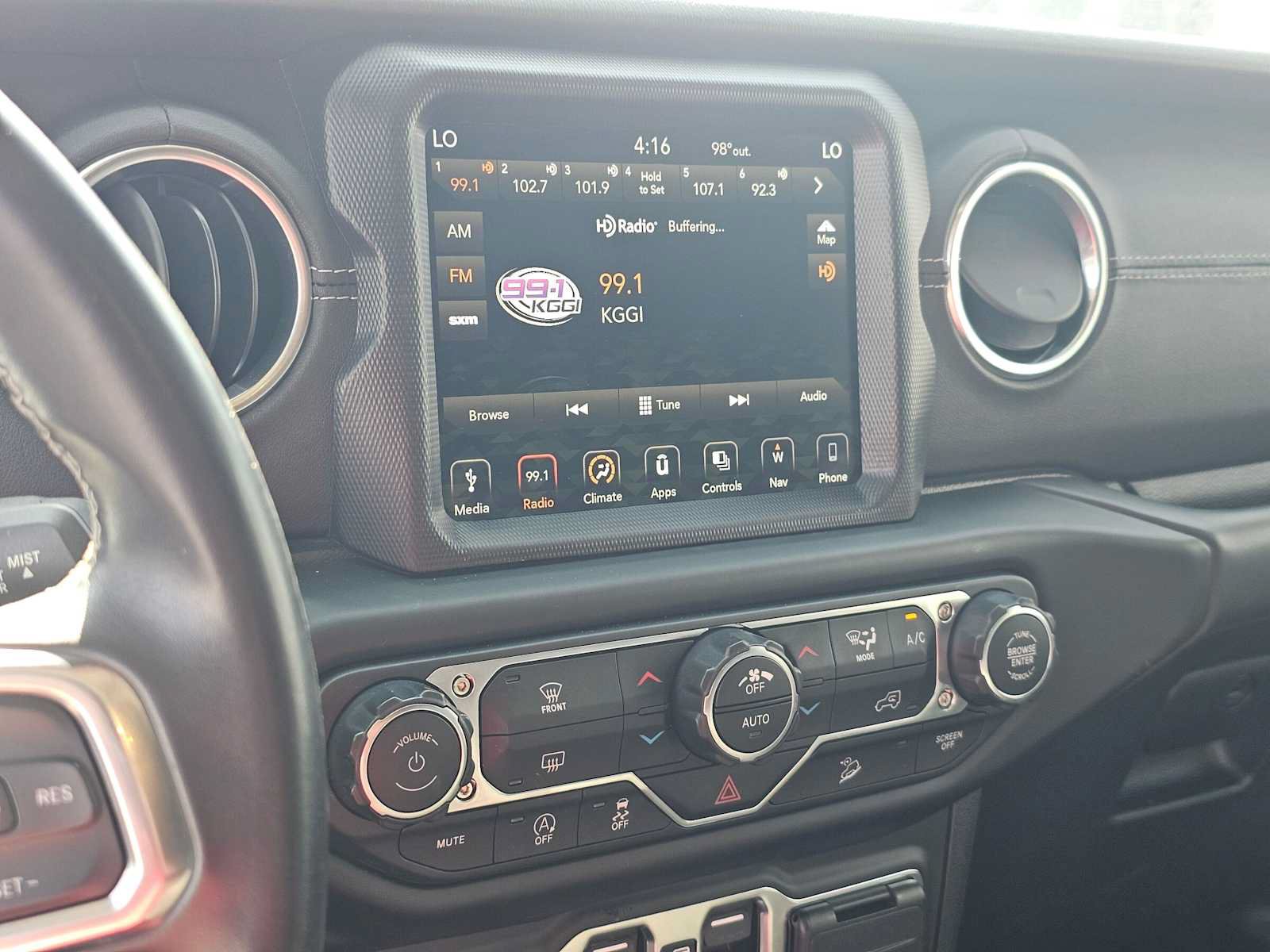 Used 2019 Jeep Wrangler Unlimited Sahara AWD/4WD image 26