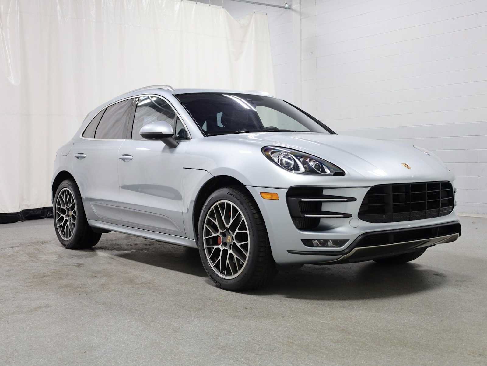 Used 2015 Porsche Macan Turbo AWD/4WD image 13