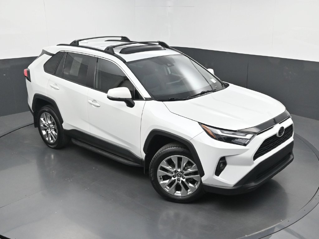 Used 2024 Toyota RAV4 XLE Premium FWD image 31