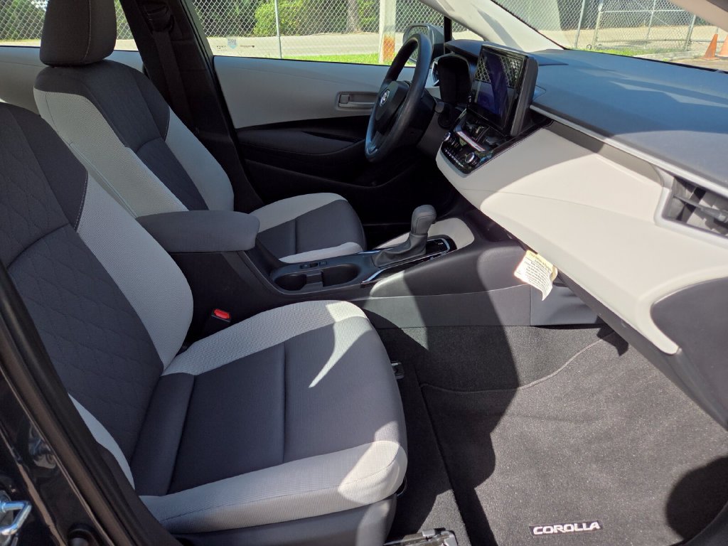 Certified 2025 Toyota Corolla LE w/ Convenience Package FWD image 14