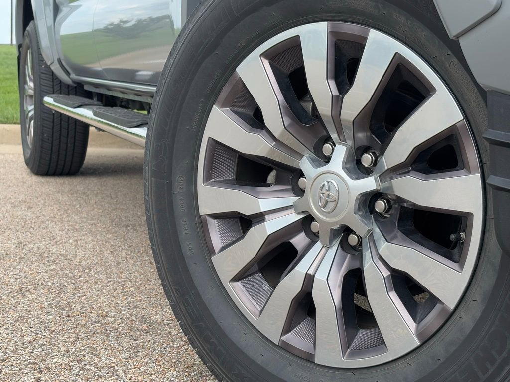 Used 2020 Toyota Tacoma Limited image 2