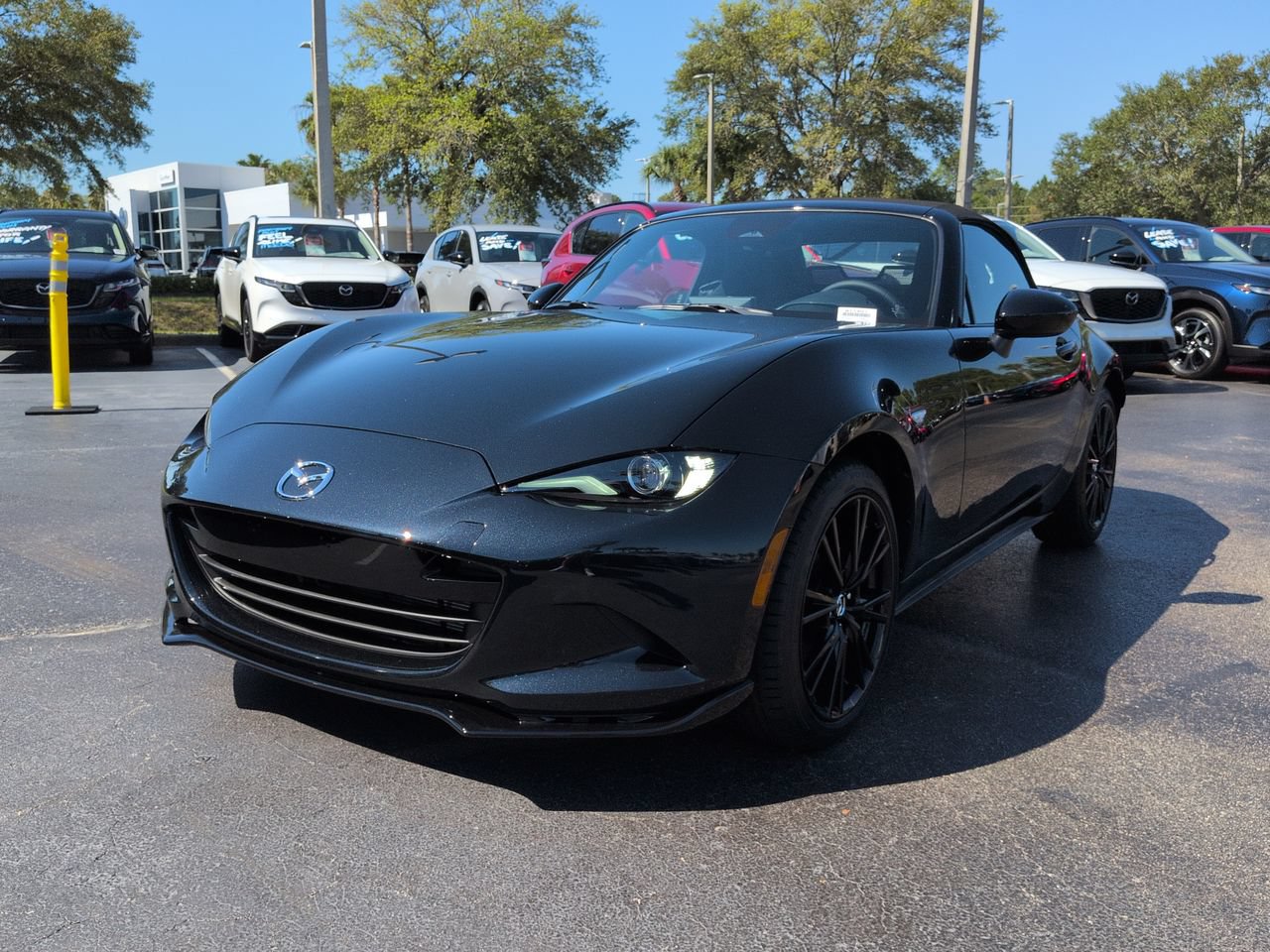 New 2026 MAZDA MX-5 Miata Club w/ Interior Package RWD image 8