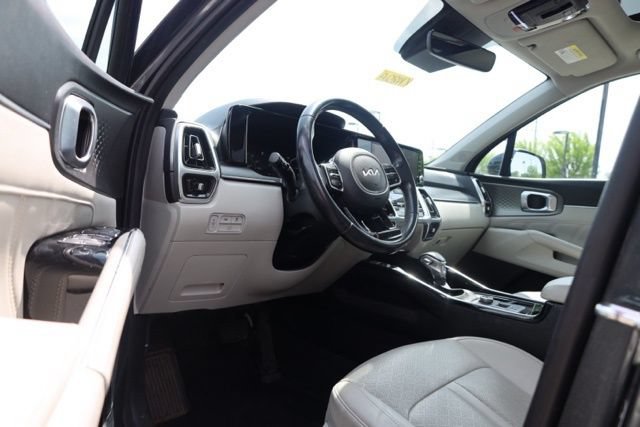 Used 2023 Kia Sorento SX AWD/4WD image 17