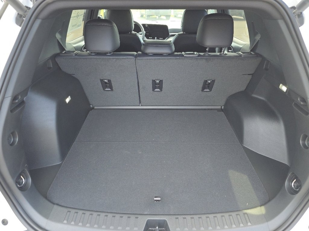 New 2026 Chevrolet Equinox LT w/ Convenience Package II FWD image 8
