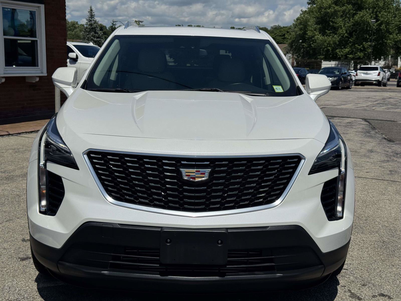 Certified 2023 Cadillac XT4 Luxury w/ Cold Weather Package AWD/4WD image 2