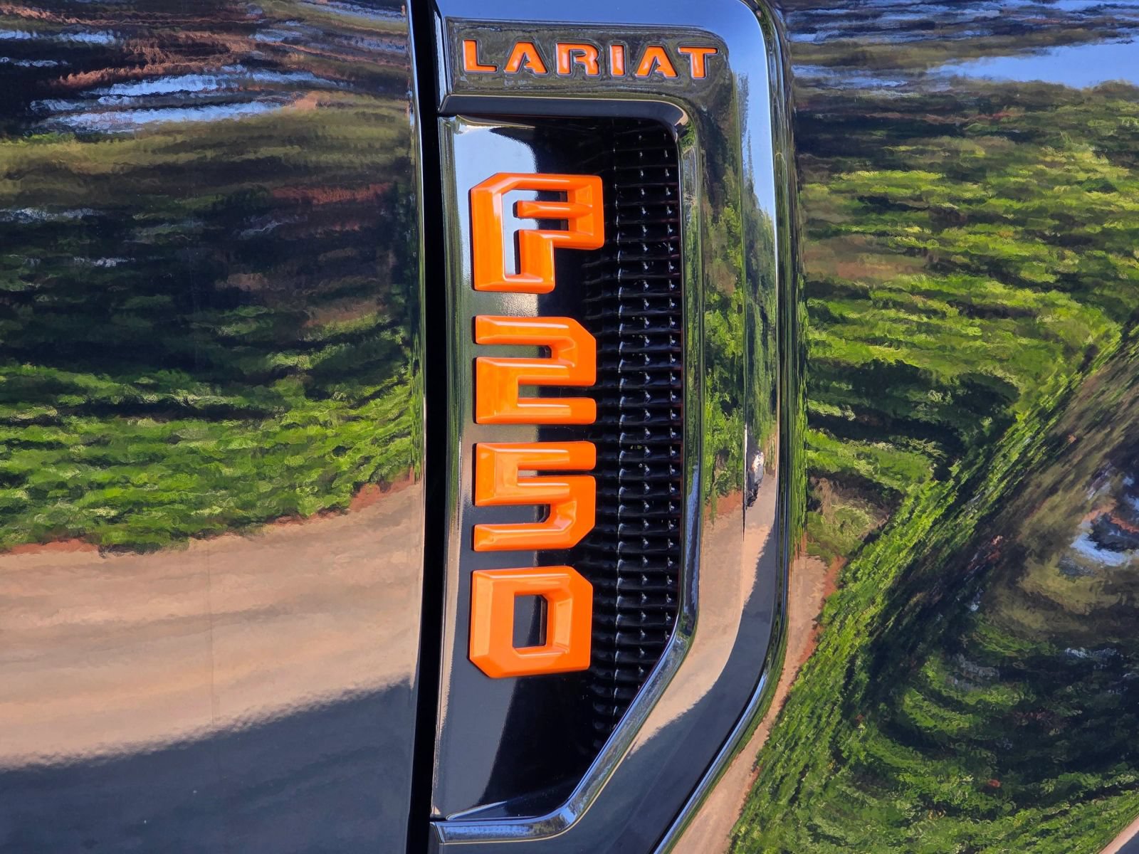 Used 2022 Ford F250 Lariat w/ Black Appearance Package AWD/4WD image 47