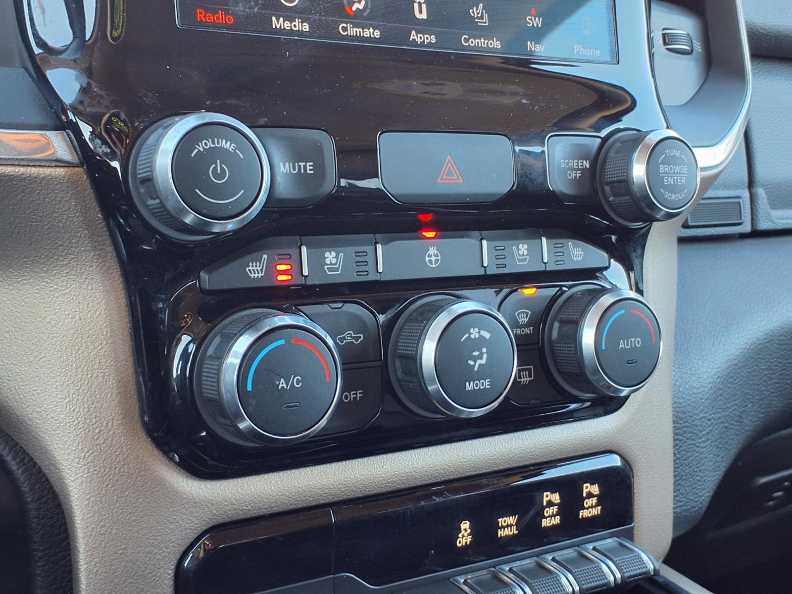 Certified 2019 RAM 1500 Laramie image 12