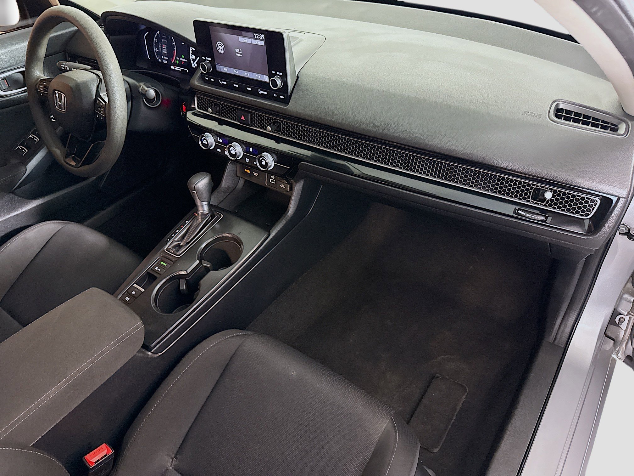 Used 2023 Honda Civic LX image 30