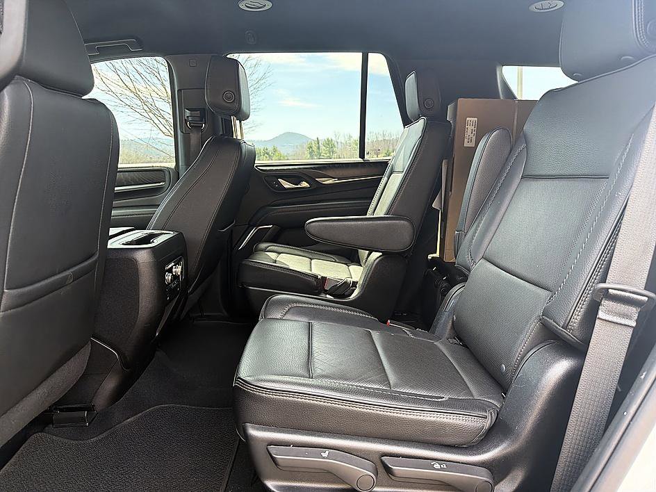 Used 2023 GMC Yukon Denali AWD/4WD image 12