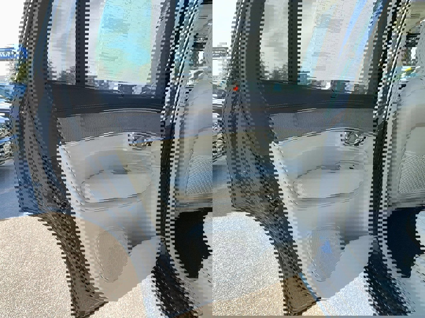 New 2026 Volvo XC90 B6 Ultra w/ Protection Package image 14