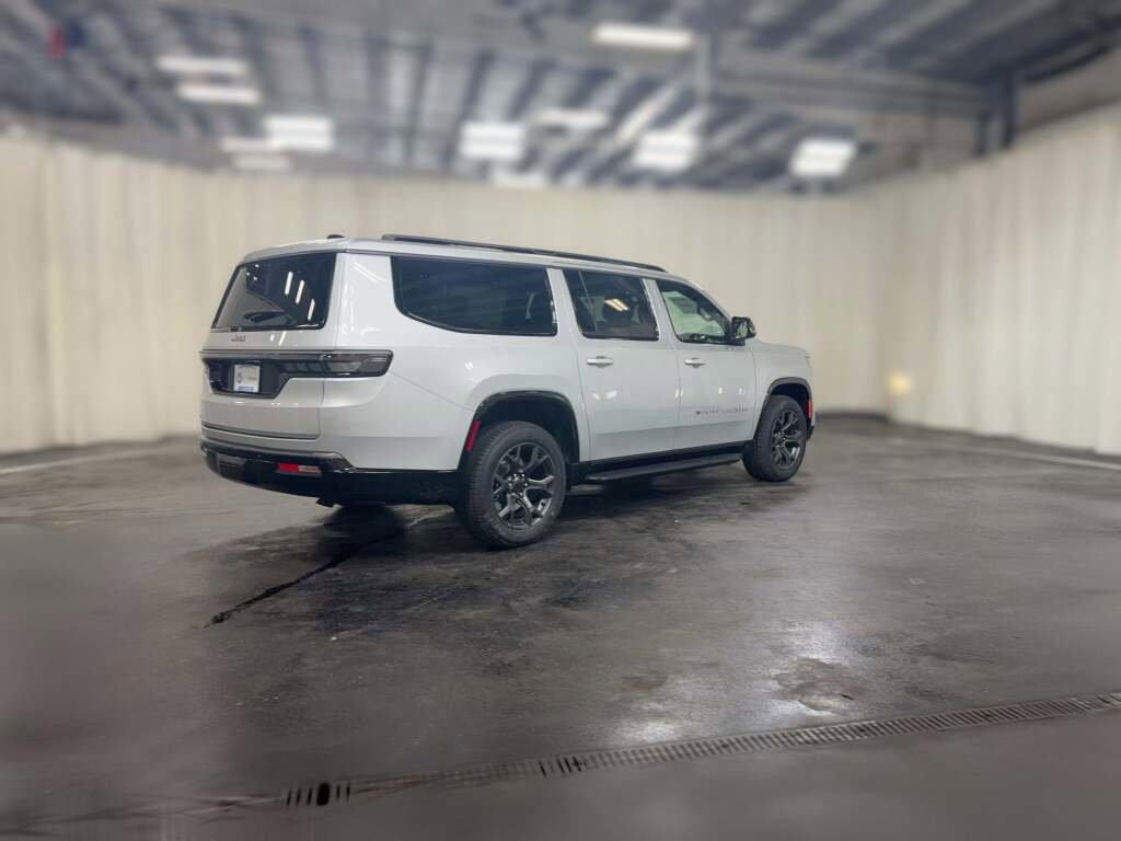 New 2026 Jeep Grand Wagoneer L Limited image 12