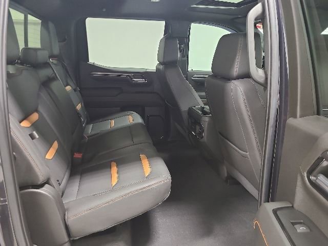 Used 2022 GMC Sierra 1500 AT4 w/ AT4 Preferred Package AWD/4WD image 17