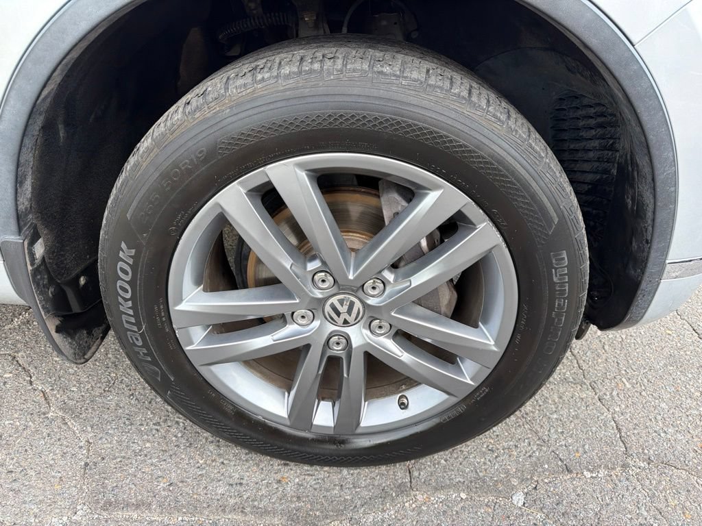 Used 2016 Volkswagen Touareg TDI w/ Technology Pkg AWD/4WD image 9