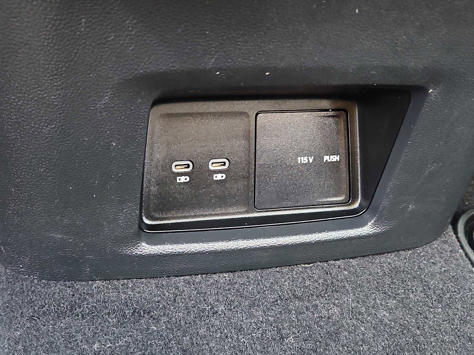 Used 2024 Volkswagen Atlas Peak Edition SE AWD/4WD image 32