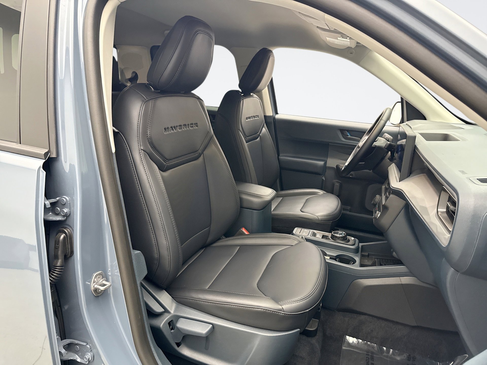 Used 2025 Ford Maverick Lariat w/ Black Appearance Package image 17