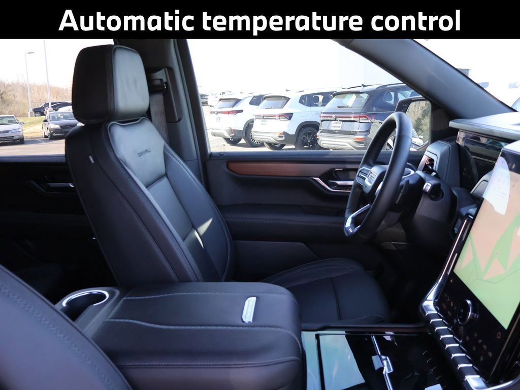 Used 2026 GMC Yukon Denali w/ LPO, Illumination Package image 11