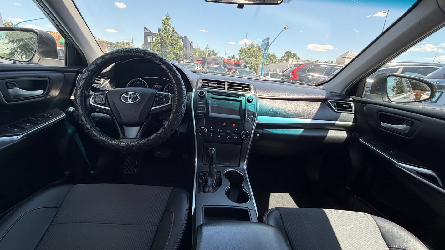 Used 2016 Toyota Camry SE FWD image 10