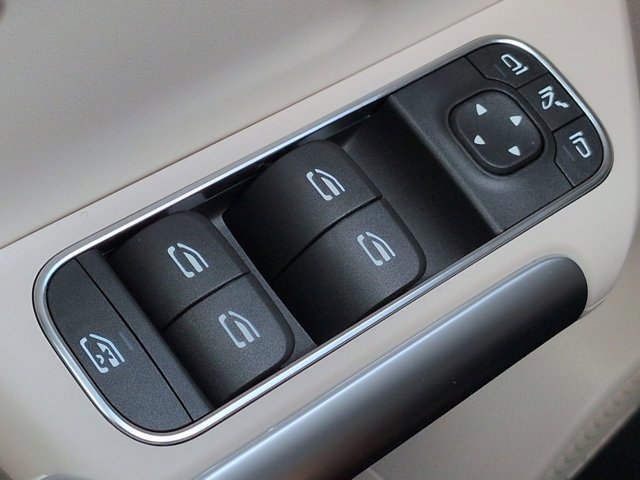 Certified 2025 Mercedes-Benz GLA 250 image 23