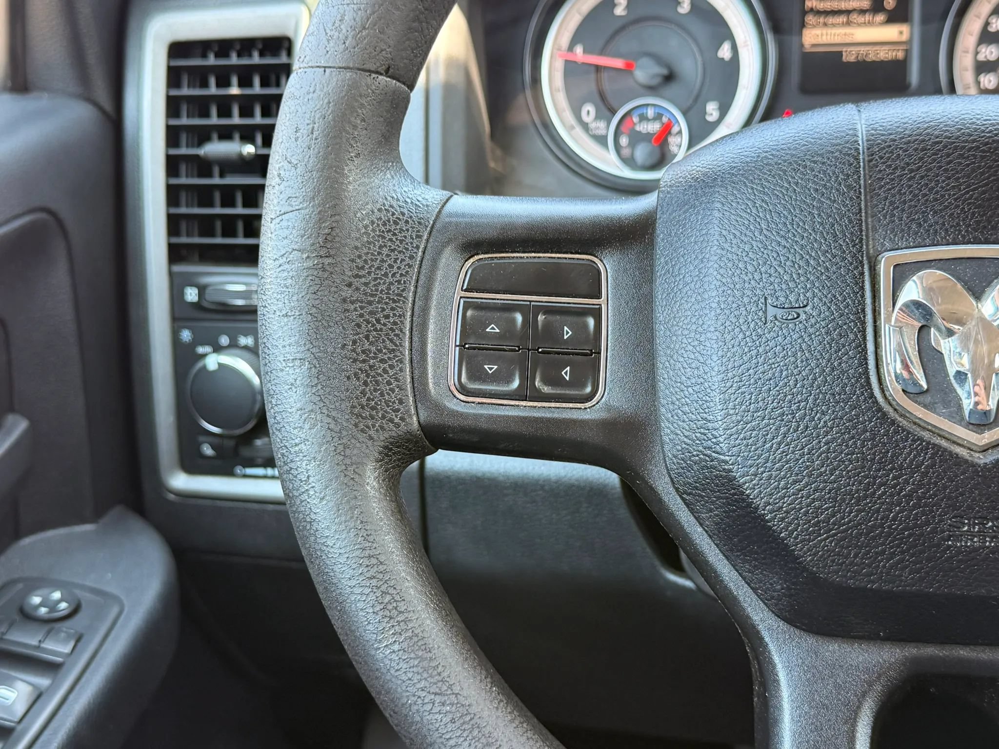 Used 2015 RAM 2500 Tradesman w/ Chrome Appearance Group AWD/4WD image 18