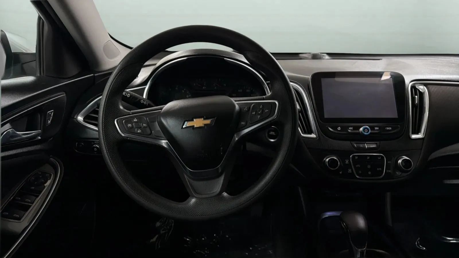 Used 2021 Chevrolet Malibu LT FWD image 12
