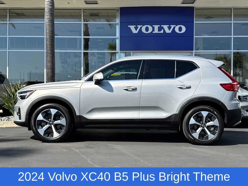 Certified 2024 Volvo XC40 B5 Plus image 2
