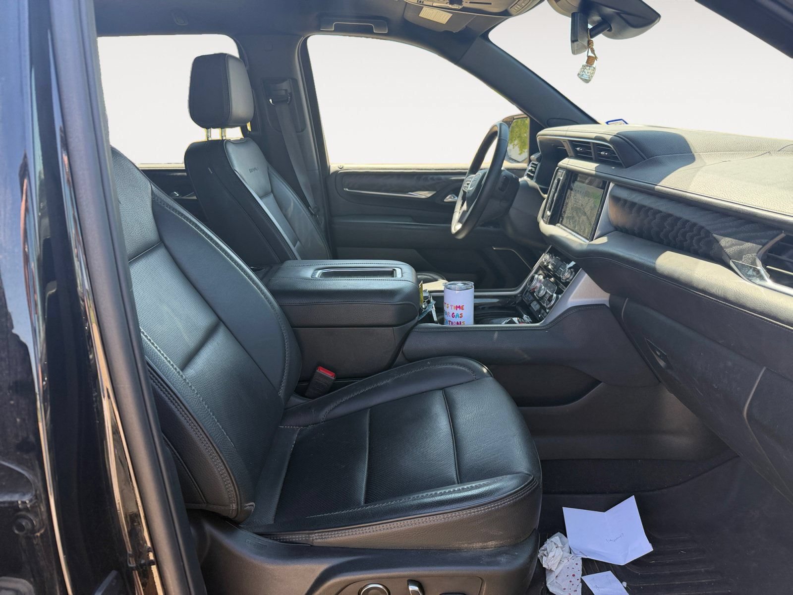 Used 2024 GMC Yukon XL Denali RWD image 15